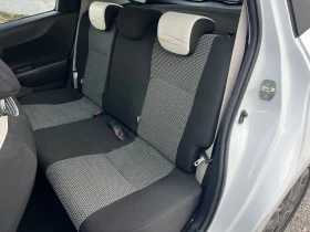 Toyota Yaris 1.3 Black-White Edition , снимка 14
