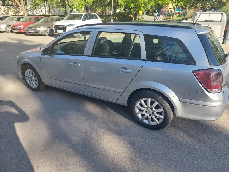 Opel Astra, снимка 3 - Автомобили и джипове - 47540105