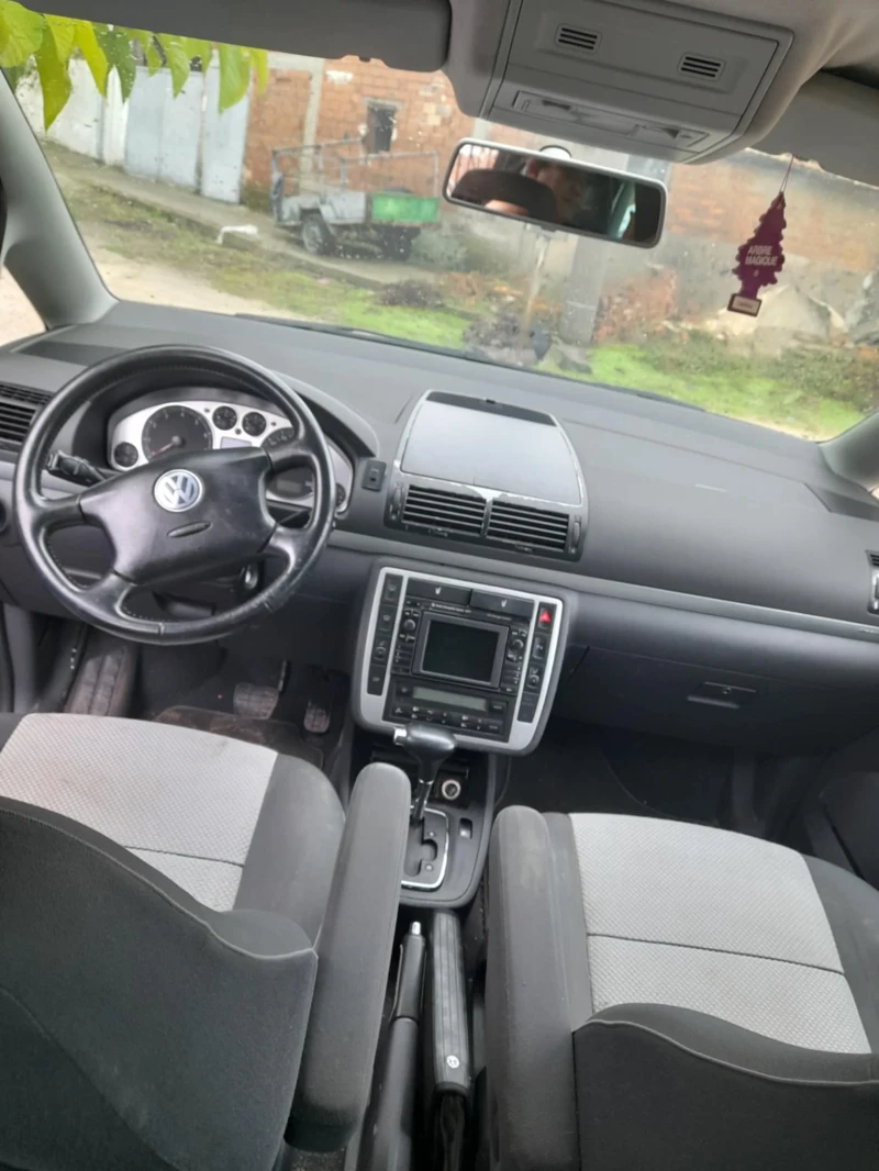 VW Sharan 2.0 бензин, снимка 6 - Автомобили и джипове - 52265618