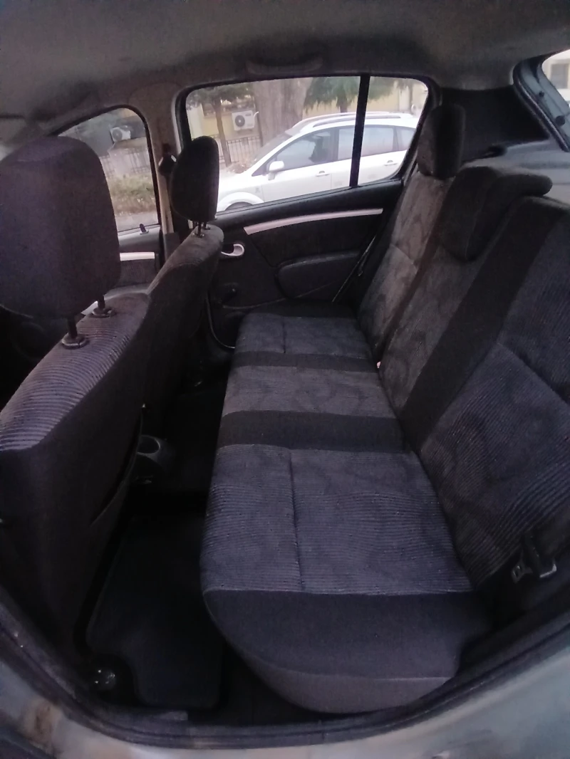Dacia Sandero 1.4 MPI, снимка 11 - Автомобили и джипове - 52907145