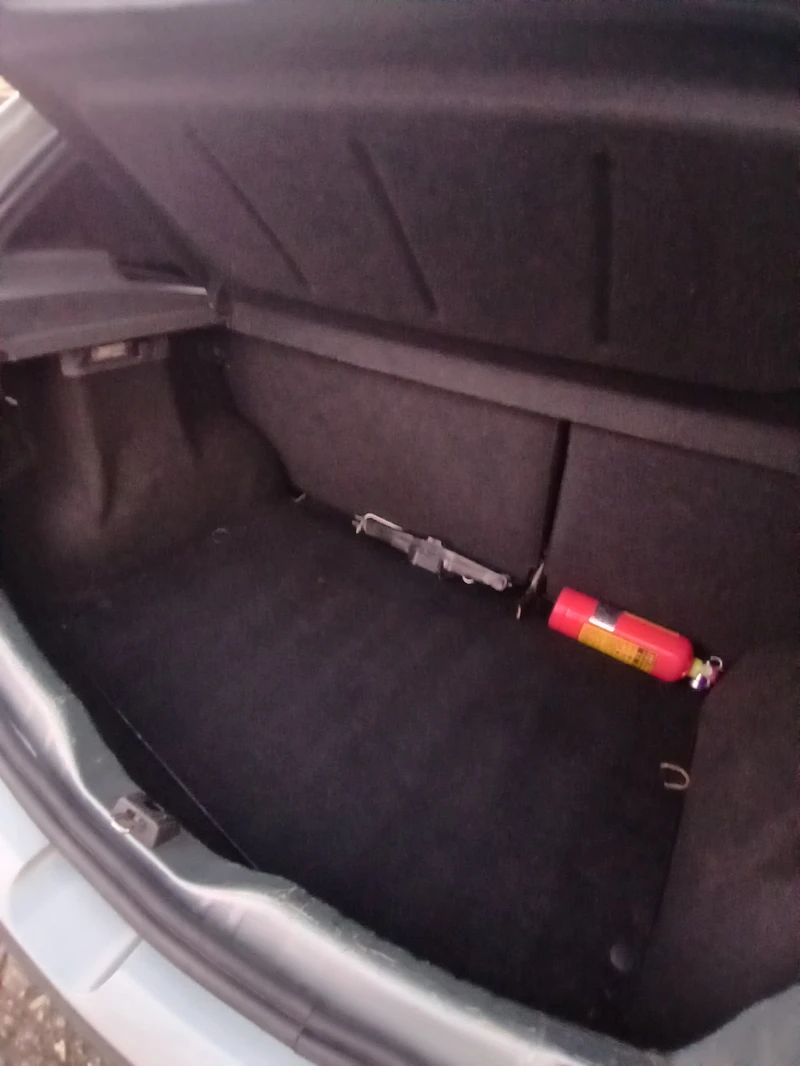 Dacia Sandero 1.4 MPI, снимка 12 - Автомобили и джипове - 52907145