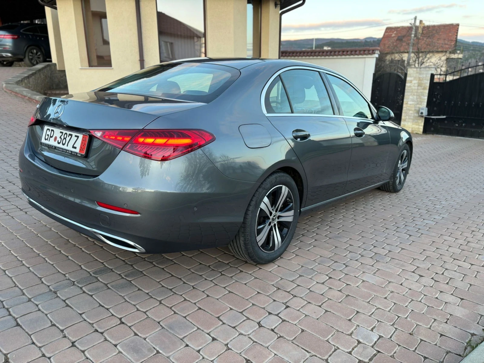 Mercedes-Benz C 220 Хибрид/Дизел 46000км! В гаранция! - изображение 5