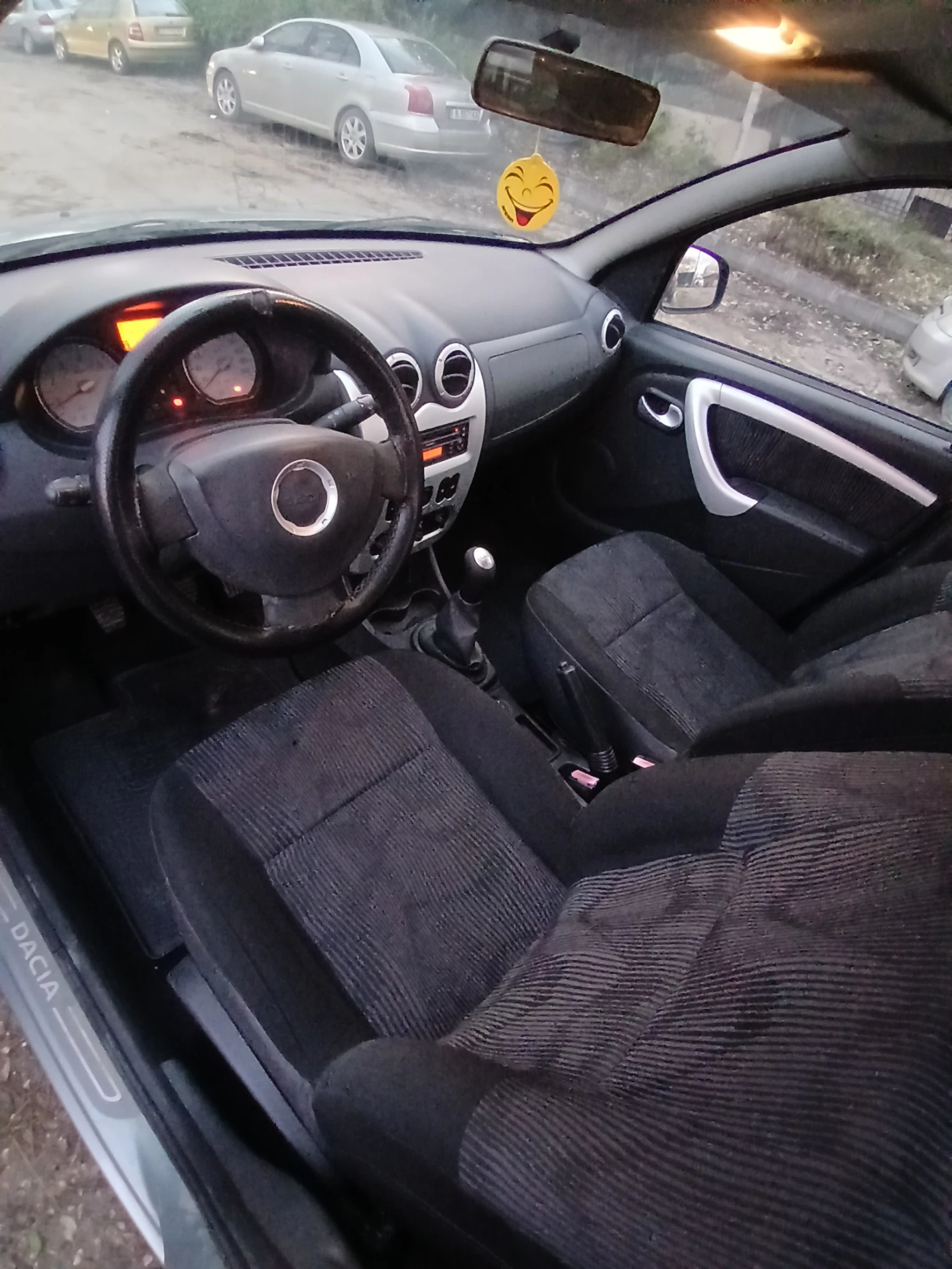 Dacia Sandero 1.4 MPI - изображение 8