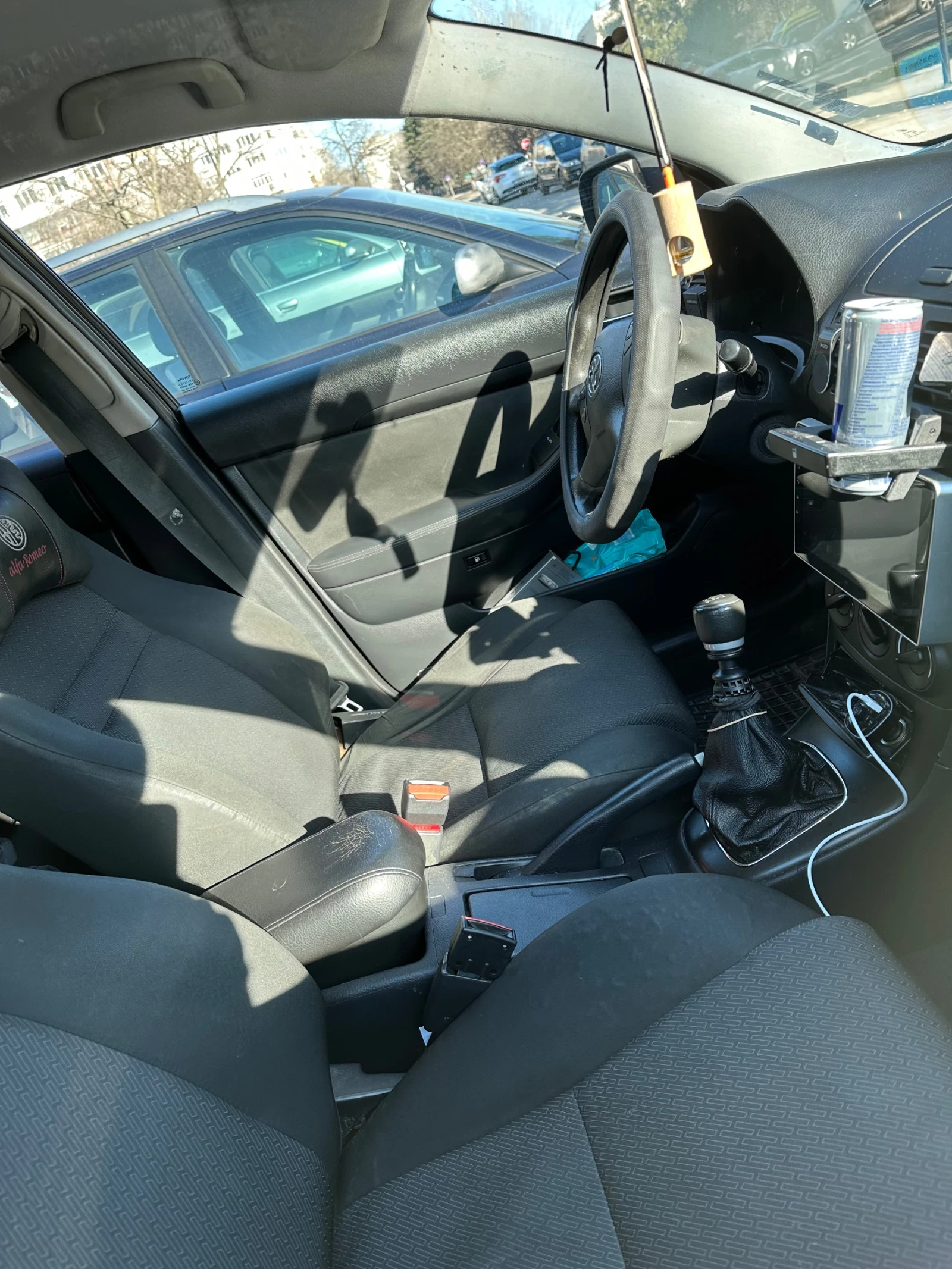 Toyota Avensis 2.2 D4D, снимка 5 - Автомобили и джипове - 53757070