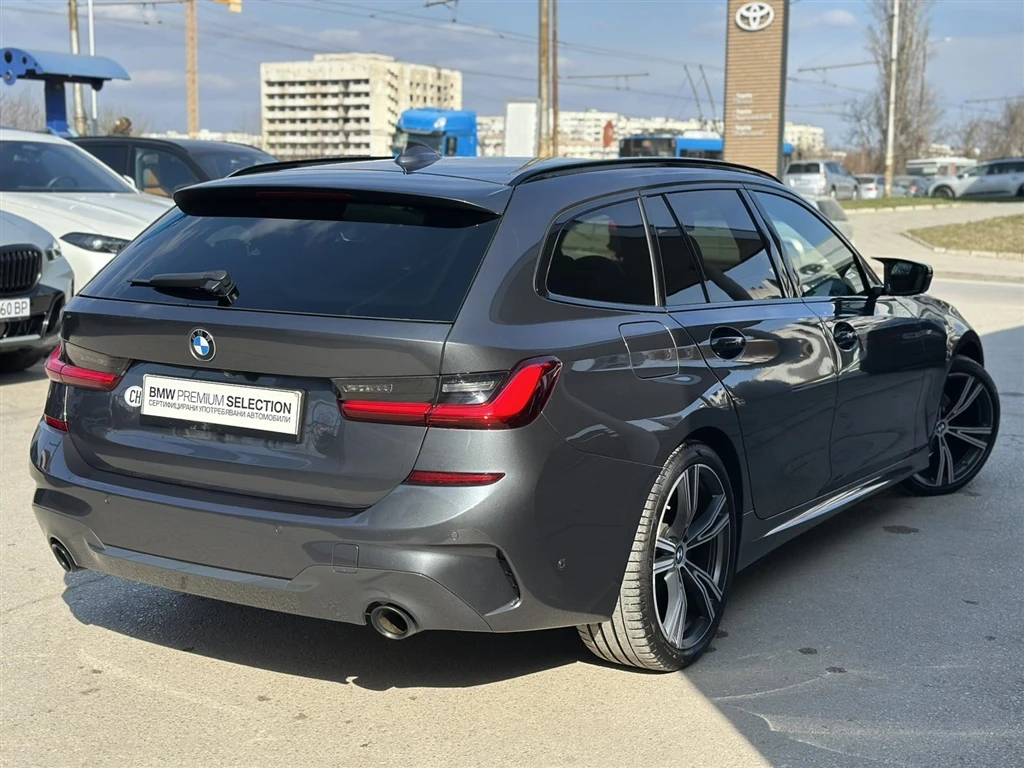 BMW 320 xDrive, снимка 2 - Автомобили и джипове - 53906044