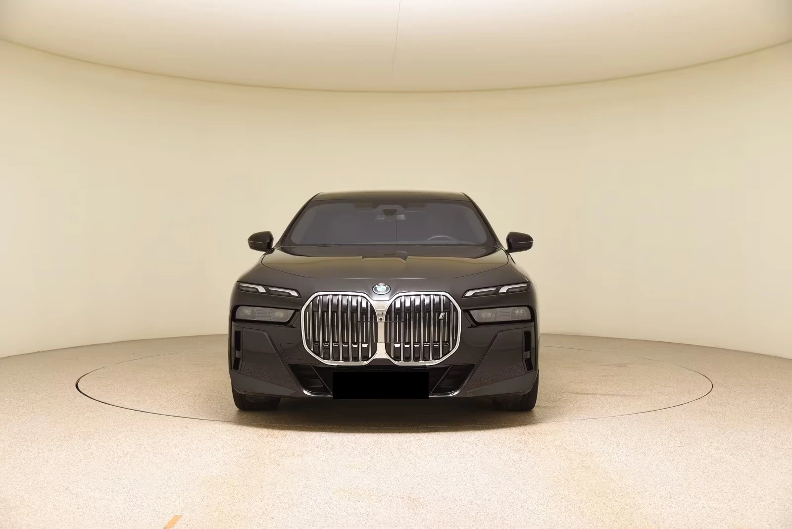 BMW i7 XDRIVE60 M-SPORT PAKET B&W HEAD-UP PANORAMA , снимка 2 - Автомобили и джипове - 53933242