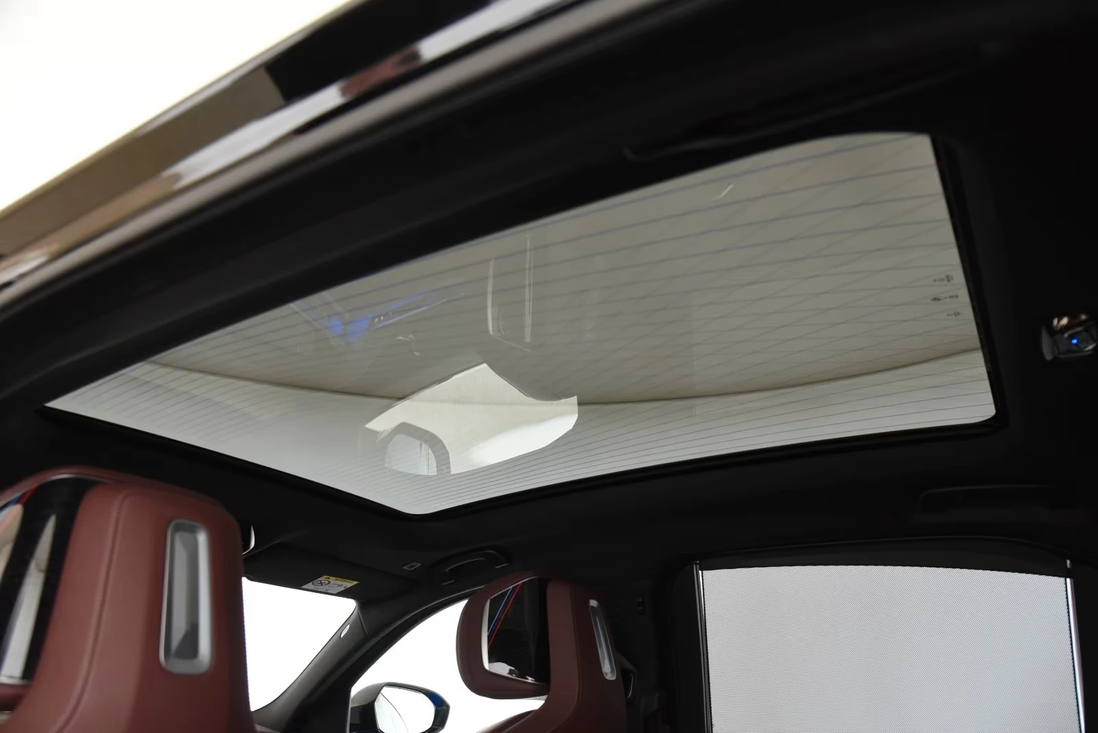 BMW i7 XDRIVE60 M-SPORT PAKET B&W HEAD-UP PANORAMA , снимка 17 - Автомобили и джипове - 53933242