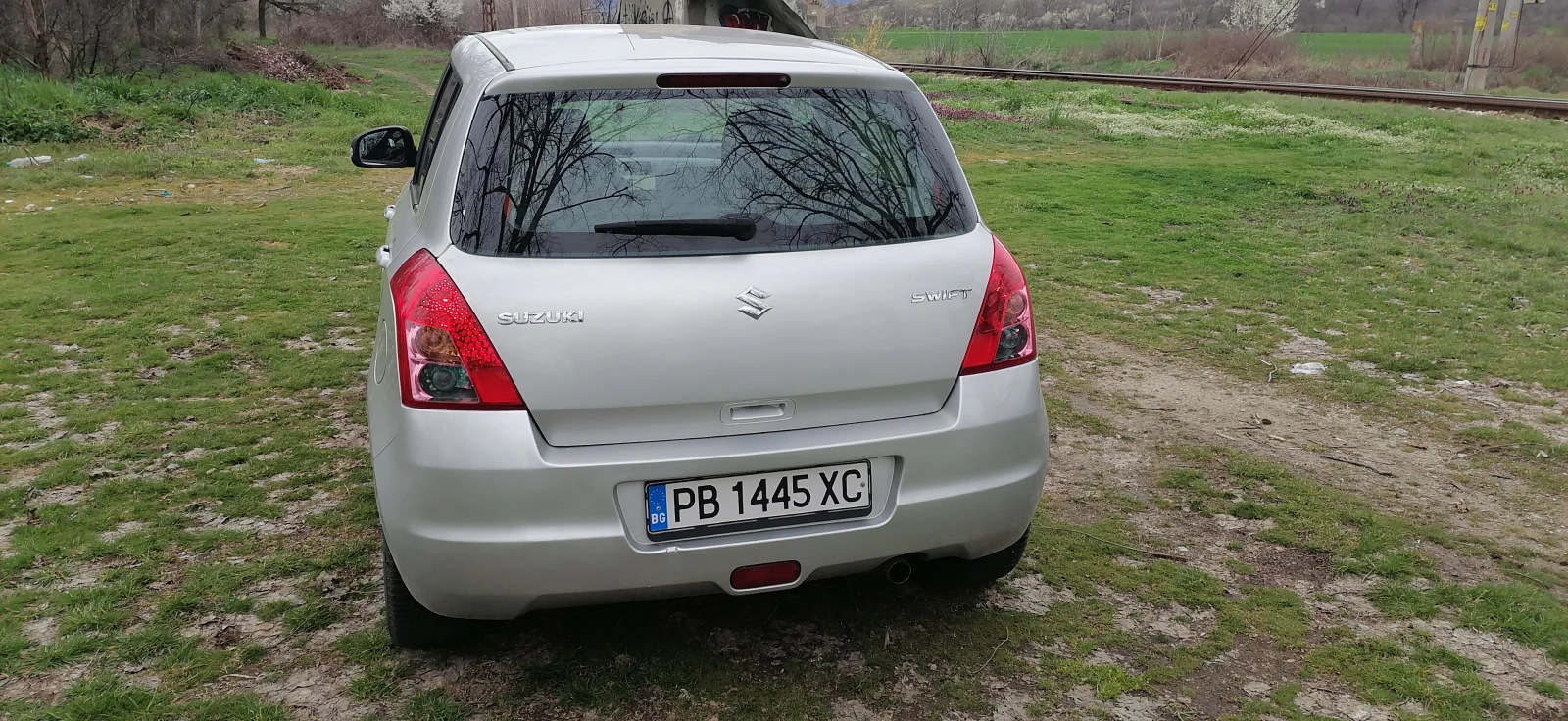 Suzuki Swift 1.3, снимка 12 - Автомобили и джипове - 54019503