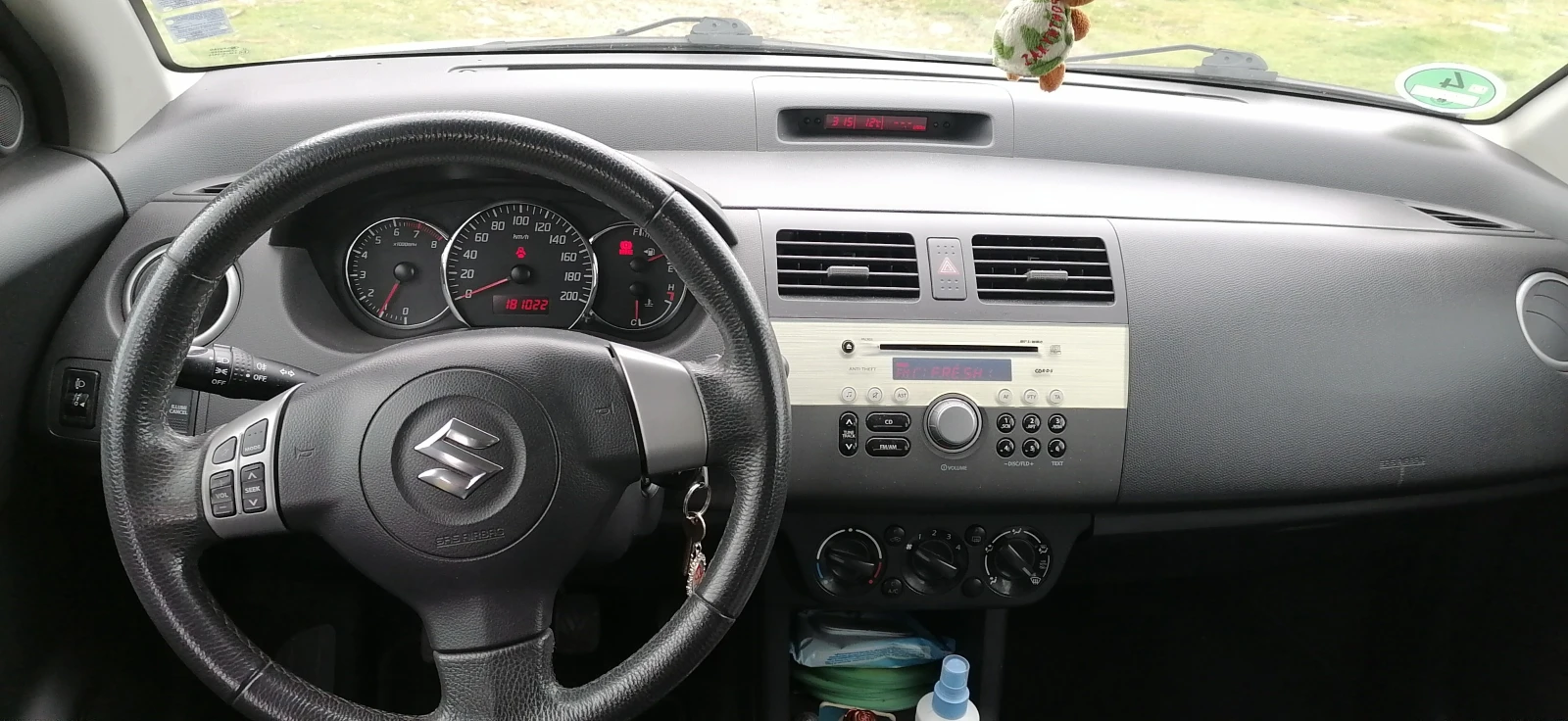 Suzuki Swift 1.3, снимка 6 - Автомобили и джипове - 54019503