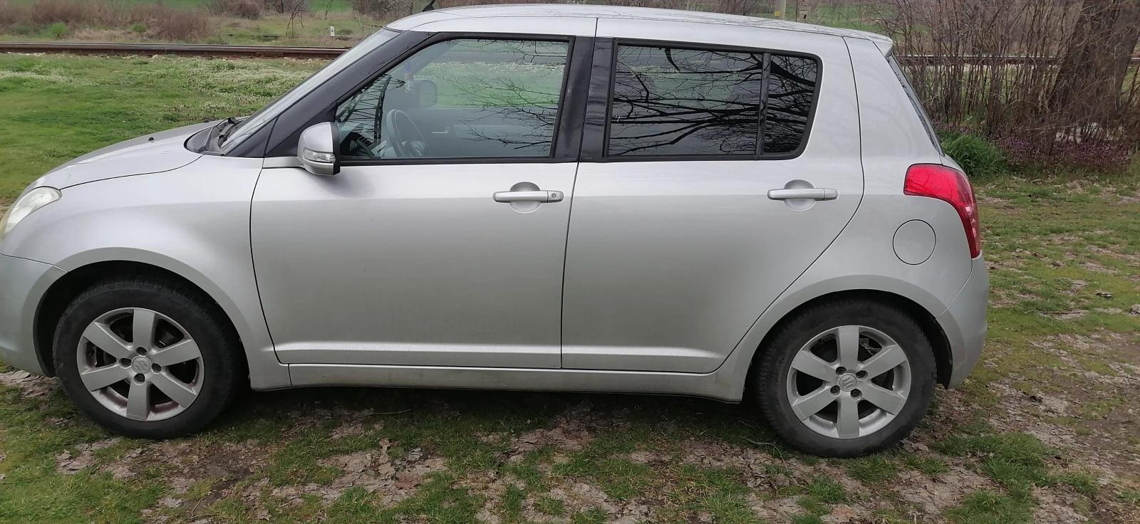 Suzuki Swift 1.3, снимка 4 - Автомобили и джипове - 54019503
