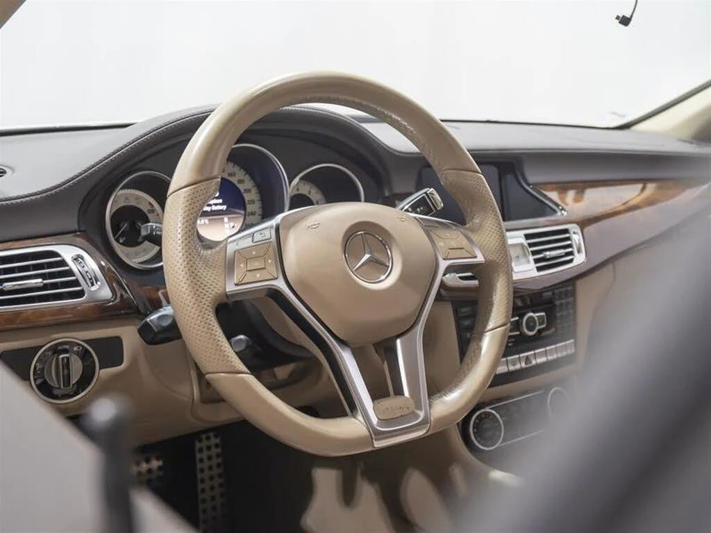 Mercedes-Benz CLS 550 4MATIC* AвтоКредит * (ЦЕНА ДО БГ), снимка 9 - Автомобили и джипове - 54021335