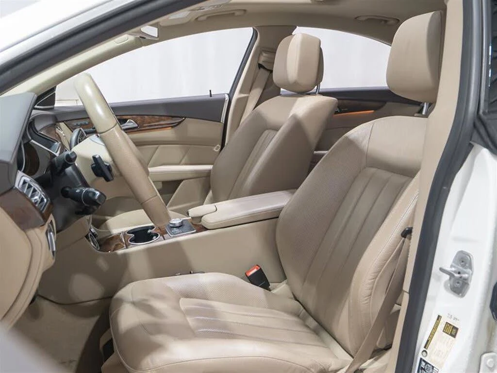 Mercedes-Benz CLS 550 4MATIC* AвтоКредит * (ЦЕНА ДО БГ), снимка 13 - Автомобили и джипове - 54021335