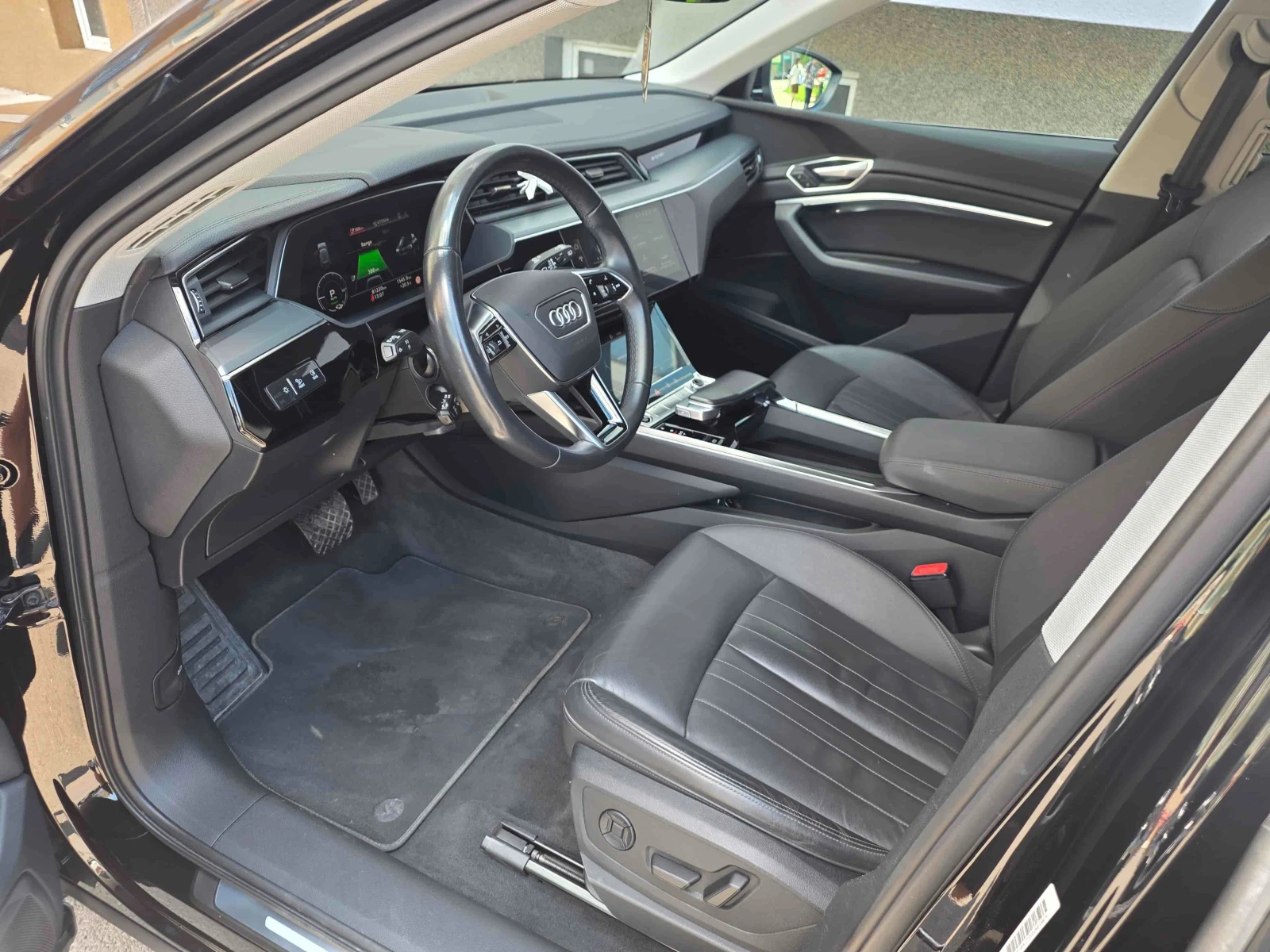 Audi E-Tron Audi e-tron 55 Q ADVANCED MTRX/ACC/HuD/PANO/360/NA, снимка 15 - Автомобили и джипове - 55056409