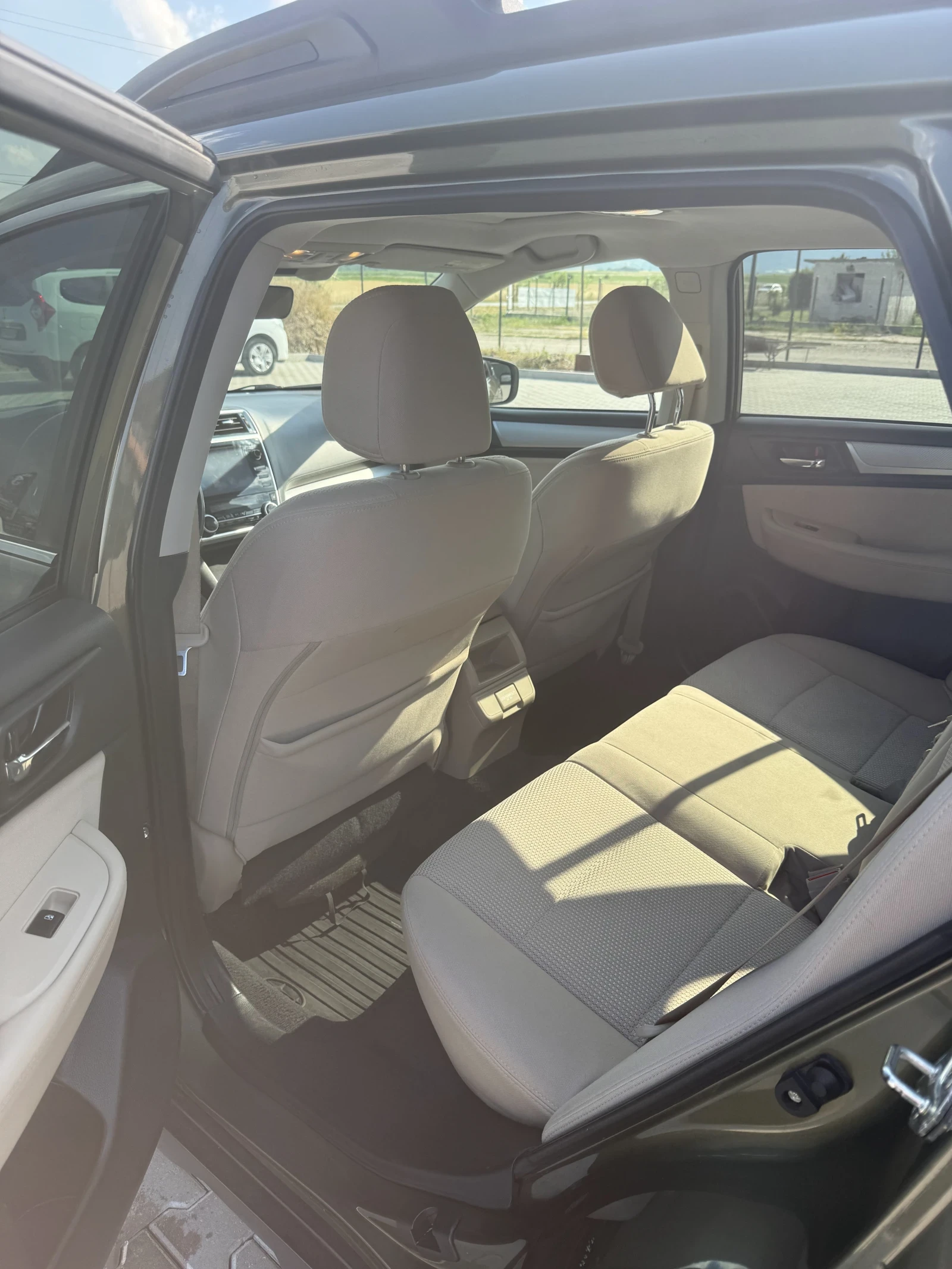 Subaru Outback, снимка 15 - Автомобили и джипове - 55682332