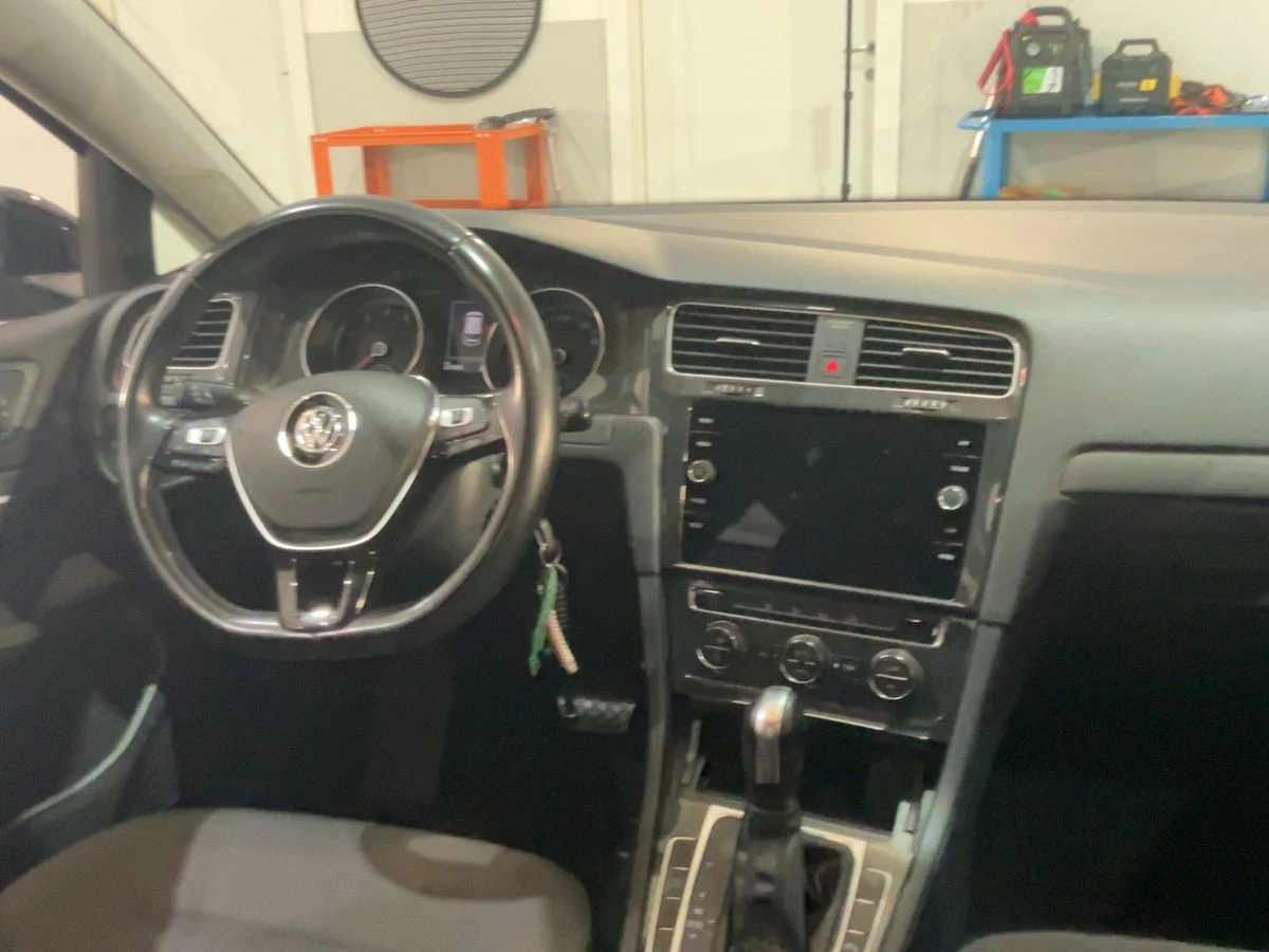 VW Golf VII 1.5 TGI, снимка 6 - Автомобили и джипове - 55829388
