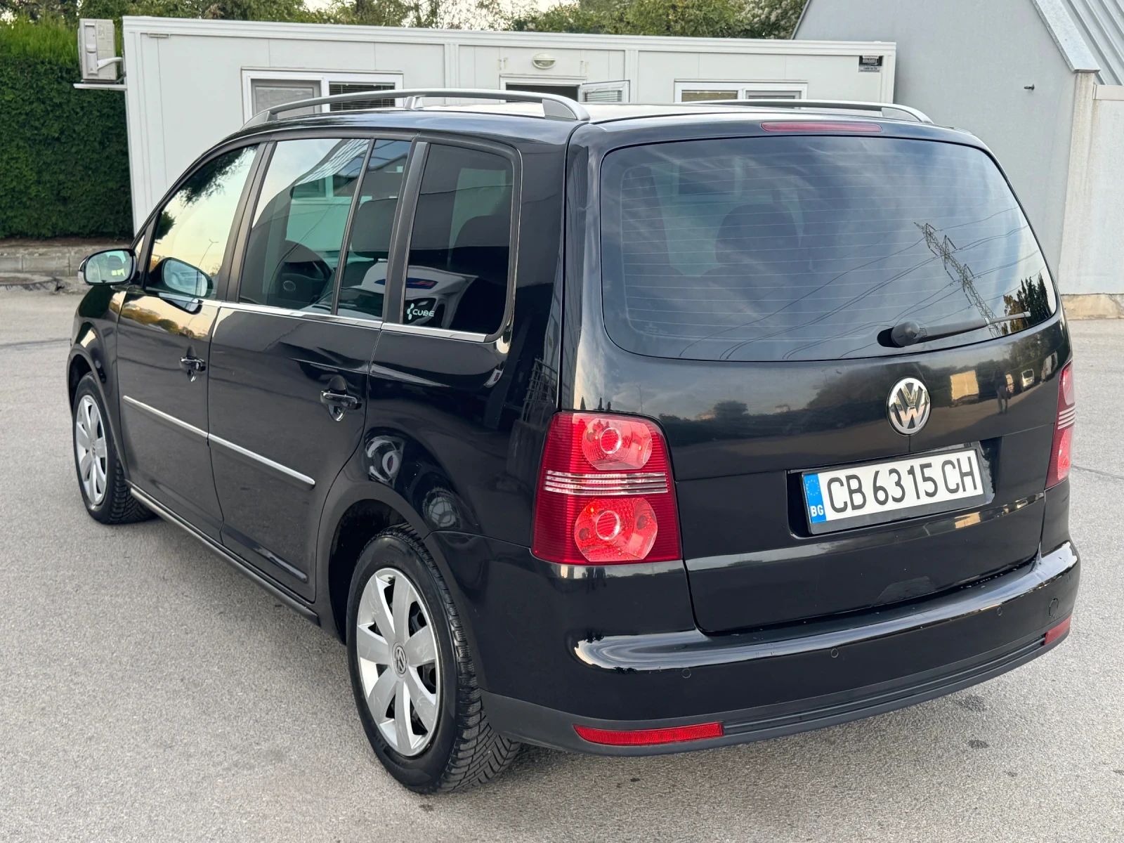 VW Touran, снимка 2 - Автомобили и джипове - 56407220