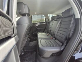 VW Touareg 3.0 V6 TSI 4MOTION Tiptronic, снимка 12
