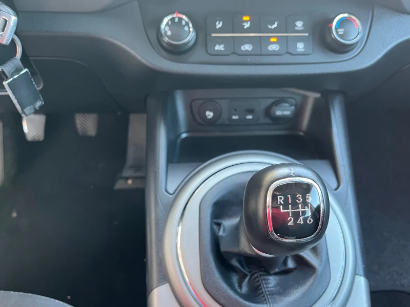 Kia Sportage 1, 6 I газ фейс лифт, снимка 12 - Автомобили и джипове - 51351087
