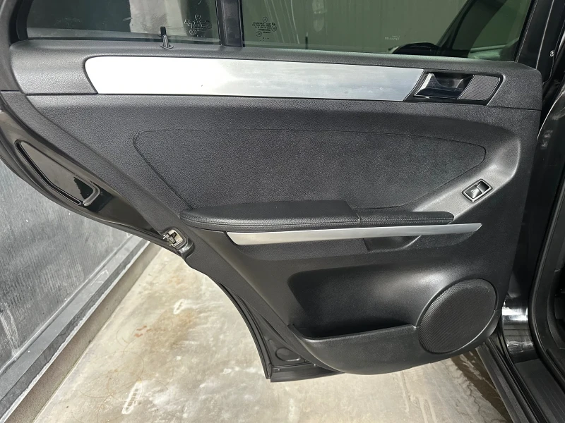 Mercedes-Benz ML 320 CDI 4 Matic, снимка 15 - Автомобили и джипове - 53053541
