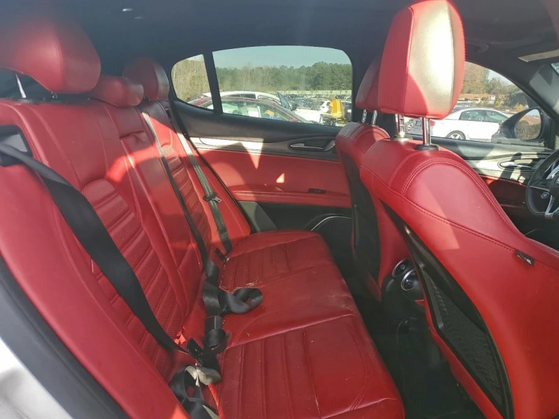 Alfa Romeo Stelvio TI Sport* 4x4* HARMAN KARDON* KEYLESS* PANORAMA* , снимка 10 - Автомобили и джипове - 53442583