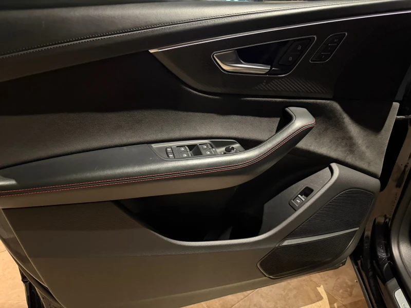 Audi RSQ8, снимка 5 - Автомобили и джипове - 53590765