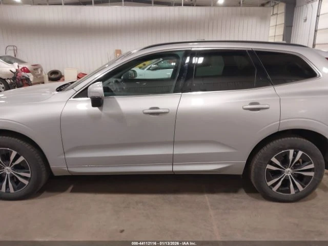Volvo XC60 AWD* B5* Камера* м.Точки* Lane assist* БЕЗ УДАР* , снимка 4 - Автомобили и джипове - 53215658