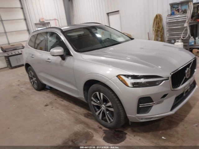 Volvo XC60 AWD* B5* Камера* м.Точки* Lane assist* БЕЗ УДАР* , снимка 3 - Автомобили и джипове - 53215658