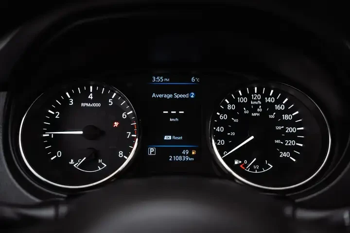 Nissan Qashqai, снимка 8 - Автомобили и джипове - 53993529