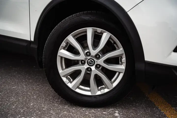 Nissan Qashqai, снимка 6 - Автомобили и джипове - 53993529