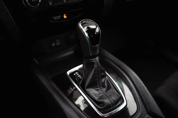 Nissan Qashqai, снимка 11 - Автомобили и джипове - 53993529