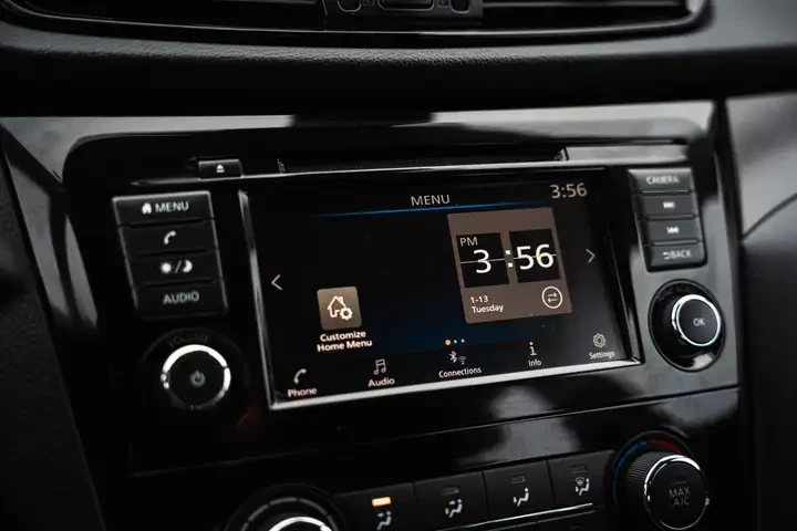 Nissan Qashqai, снимка 9 - Автомобили и джипове - 53993529