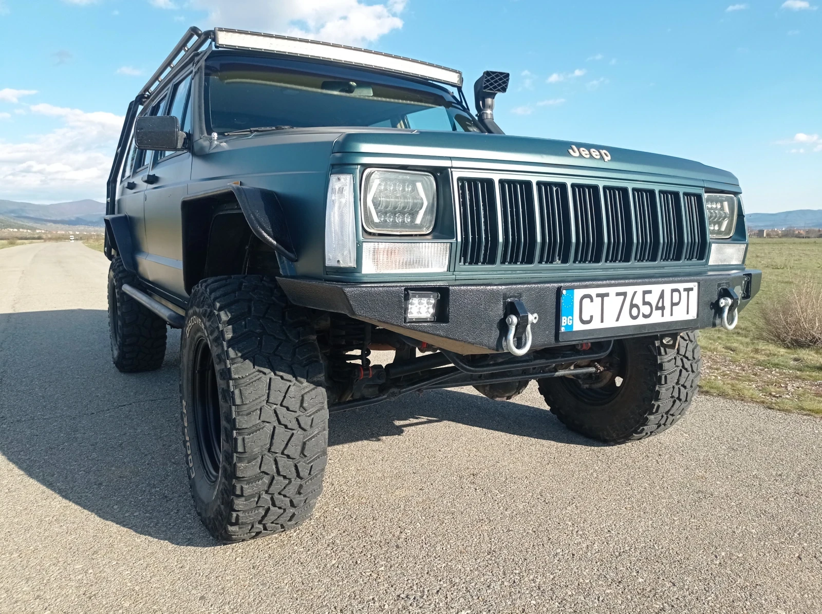 Jeep Cherokee 2.5i - изображение 8