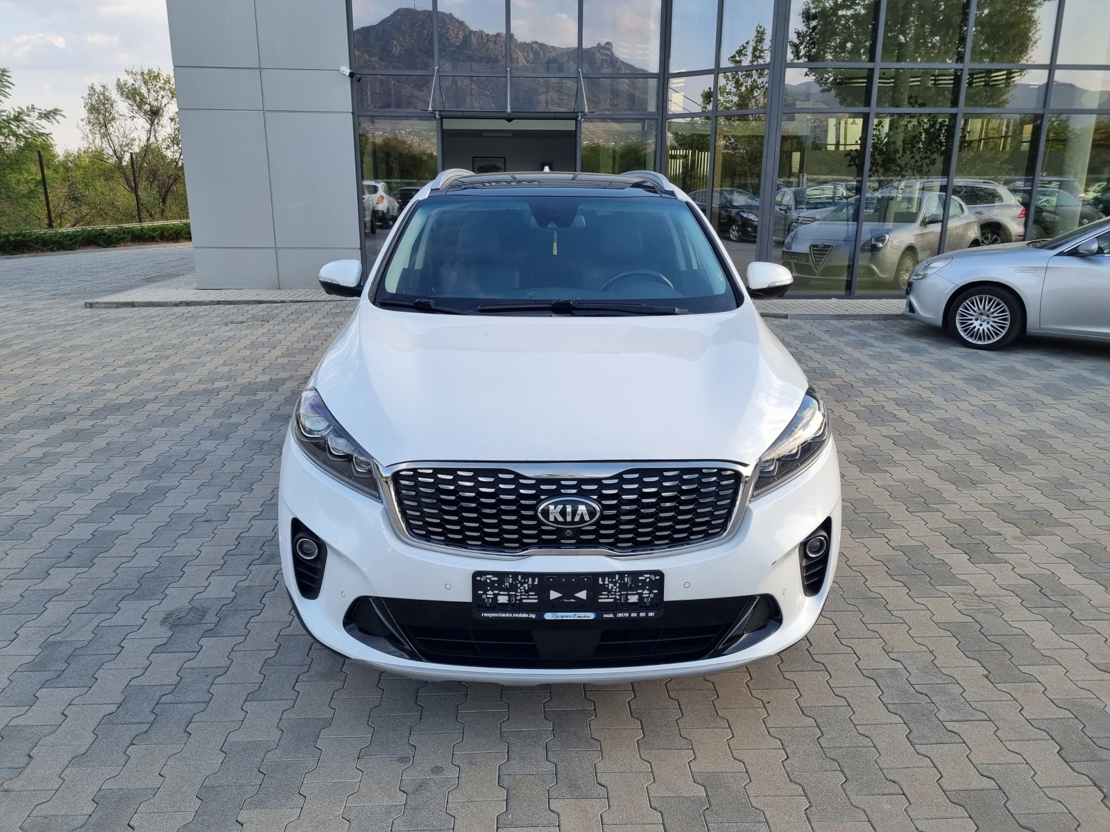 Kia Sorento 2.2CRDi-200ps 4x4 * 7 МЕСТА* ВСИЧКИ ЕКСТРИ - изображение 2