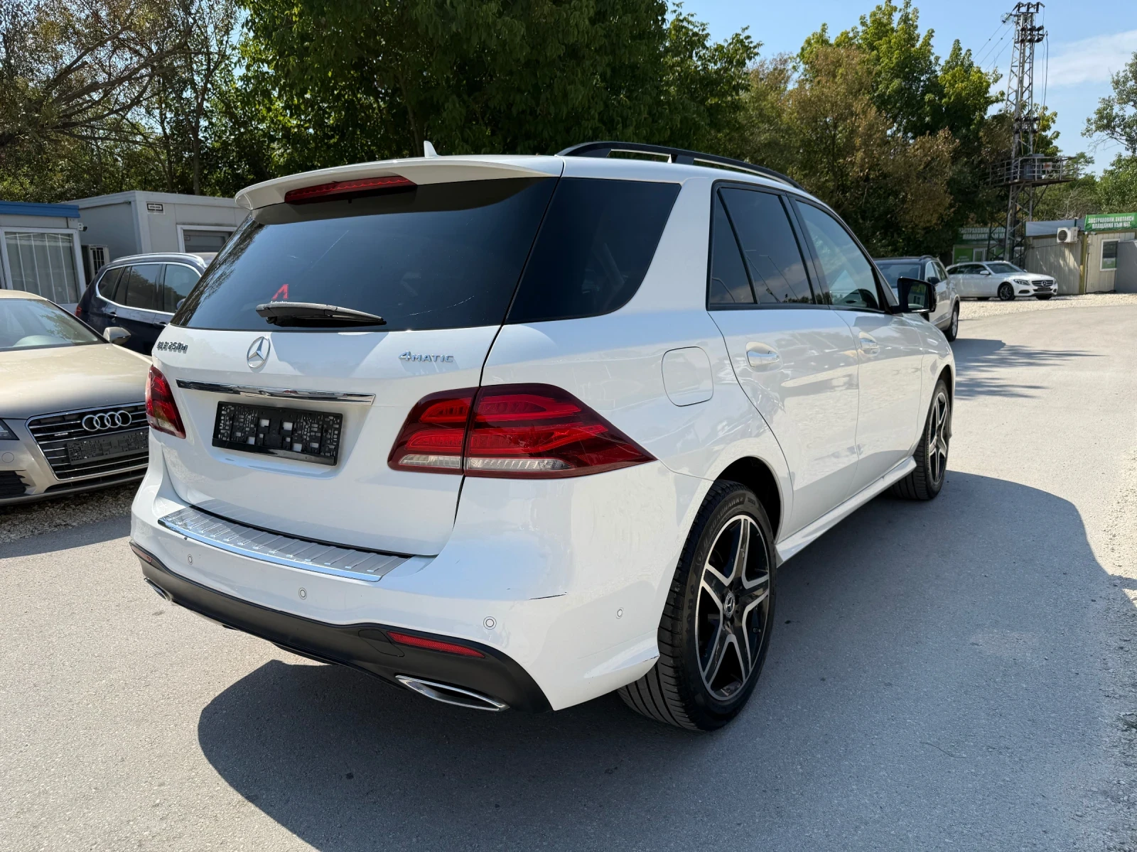 Mercedes-Benz GLE 250 4MATIC - AMG - Топ състояние - изображение 4