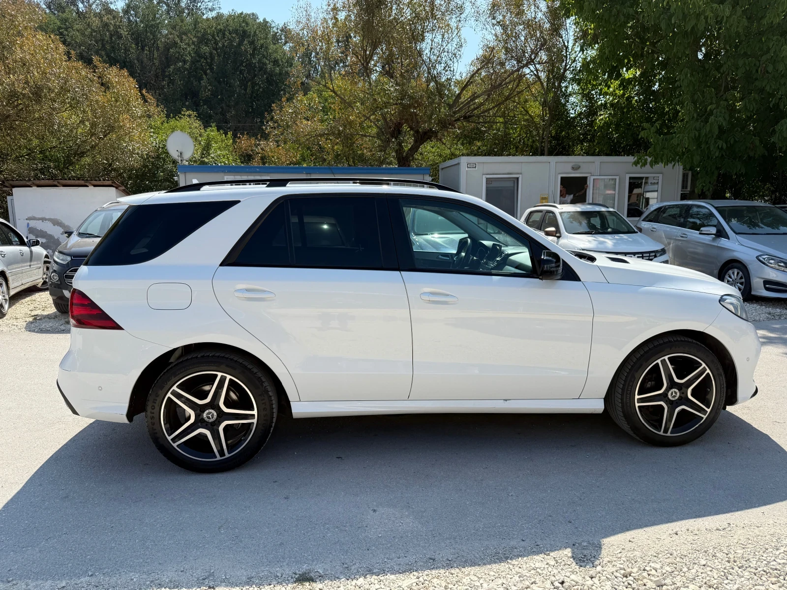 Mercedes-Benz GLE 250 4MATIC - AMG - Топ състояние - изображение 6