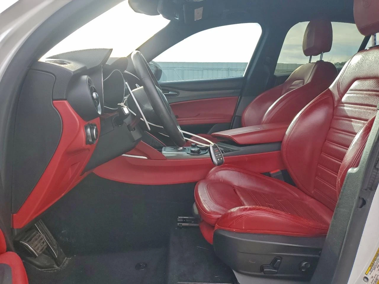 Alfa Romeo Stelvio TI Sport* 4x4* HARMAN KARDON* KEYLESS* PANORAMA*  - изображение 7