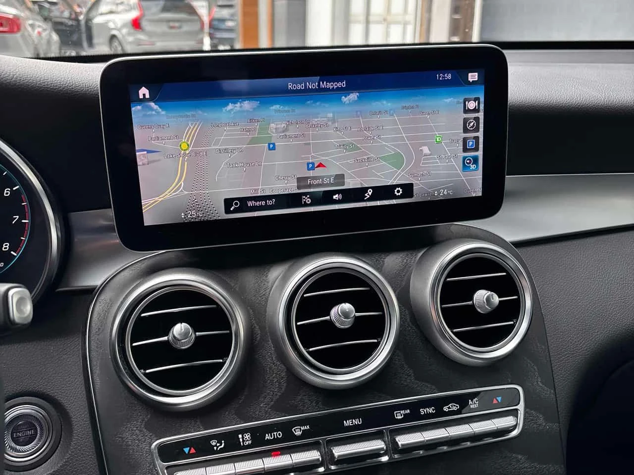 Mercedes-Benz GLC 300 * 4MATIC* DISTRONIC* ДИГИТАЛНО ТАБЛО* 360 КАМЕРИ* , снимка 9 - Автомобили и джипове - 53802497