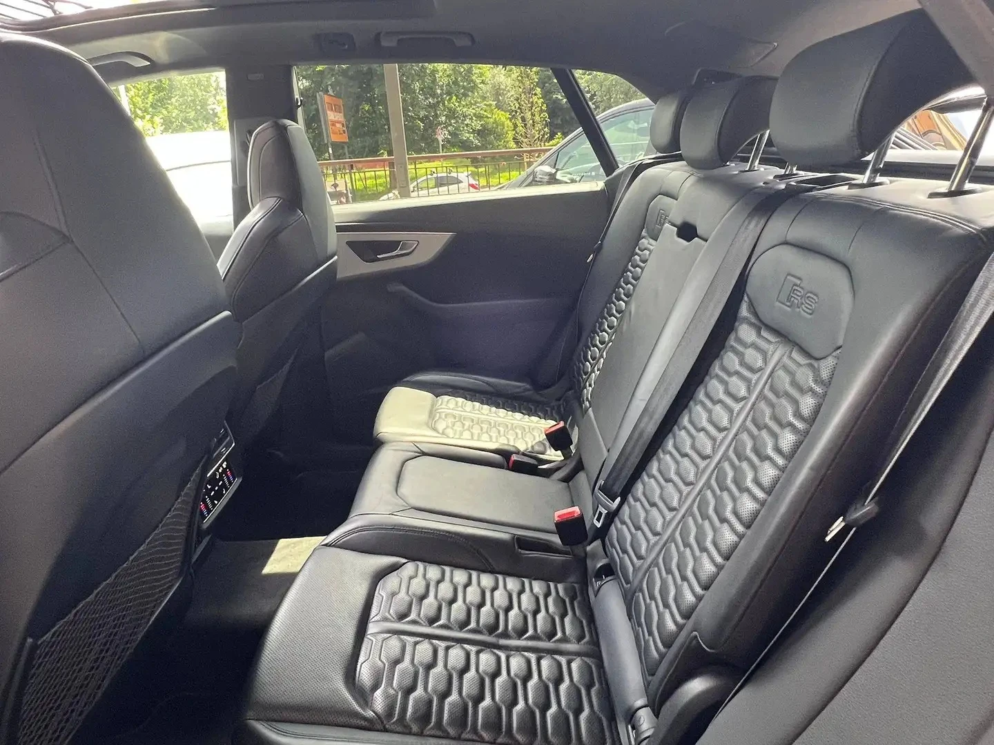 Audi RSQ8 4.0 TFSI V8 Mild Hybrid Quattro, снимка 7 - Автомобили и джипове - 55273444