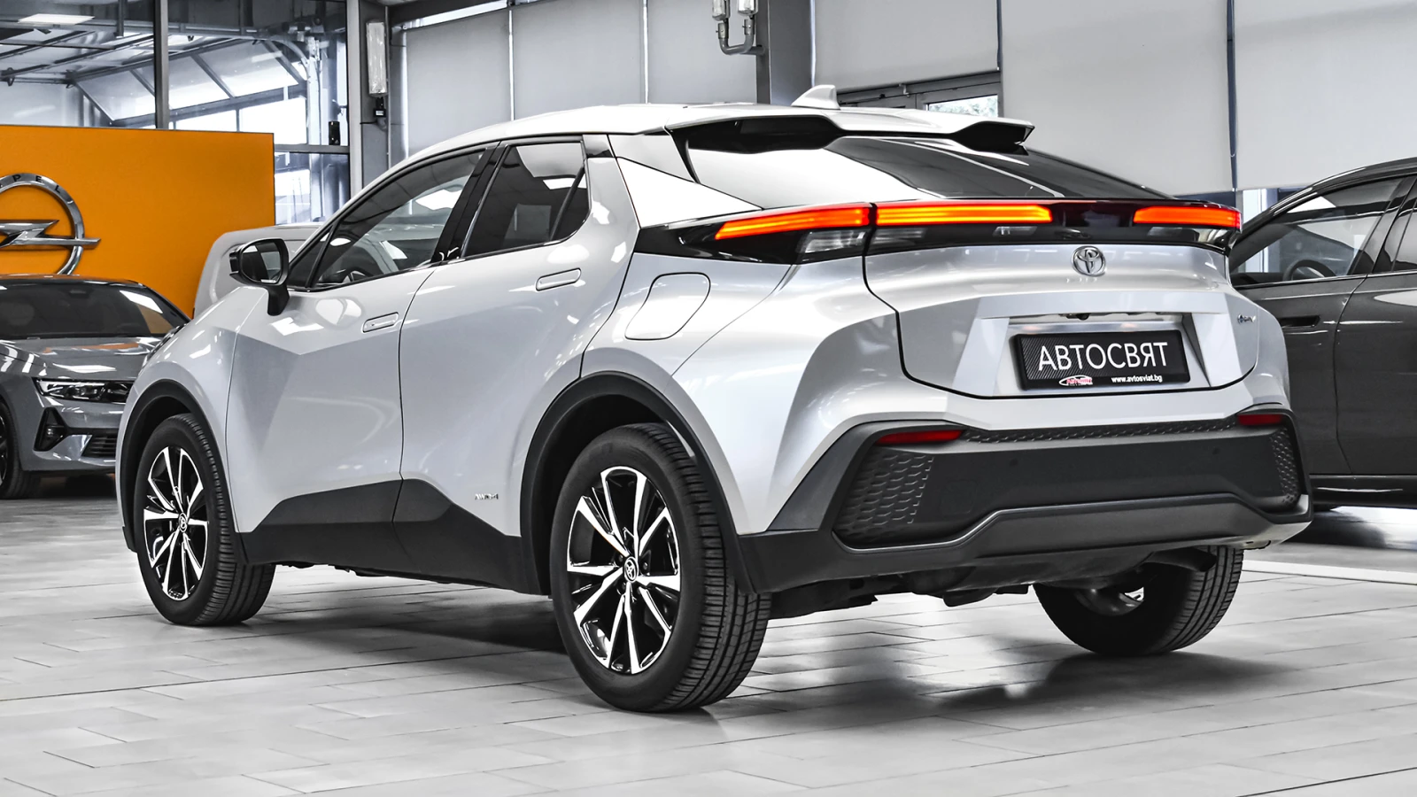 Toyota C-HR CLUB 2.0 Hybrid 4x4 Automatic, снимка 7 - Автомобили и джипове - 55835455
