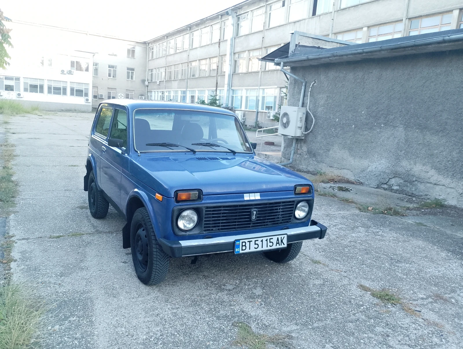 Lada Niva, снимка 2 - Автомобили и джипове - 56390631