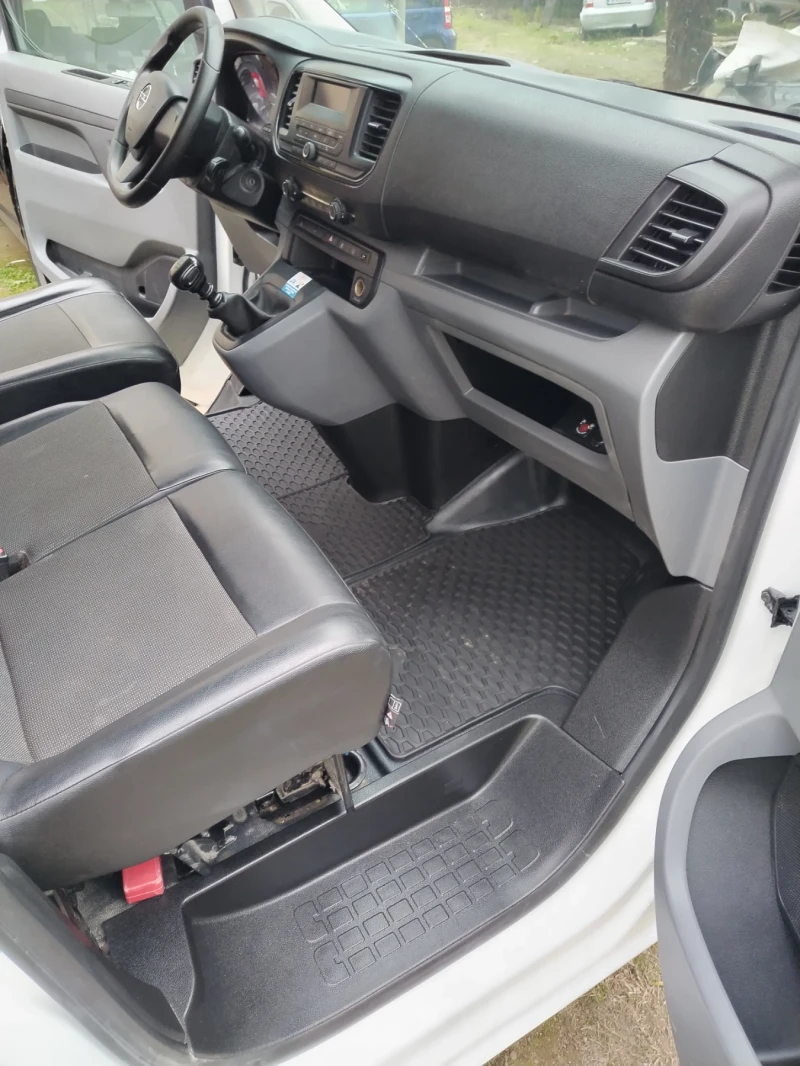 Opel Vivaro, снимка 5 - Бусове и автобуси - 53444276