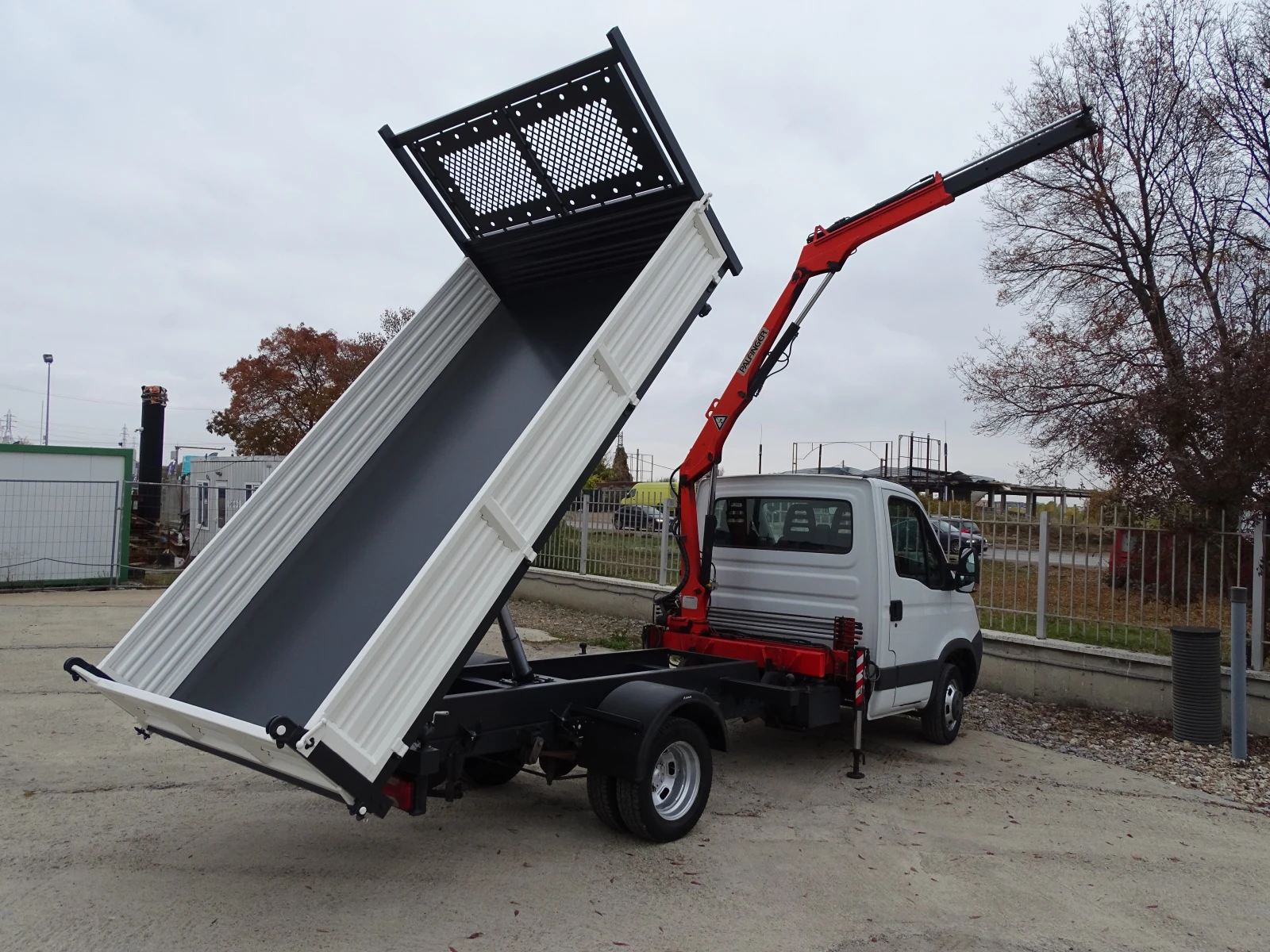 Iveco 35c13 САМОСВАЛ С КРАН* Palfinger PK 2500* , снимка 6 - Бусове и автобуси - 56657985