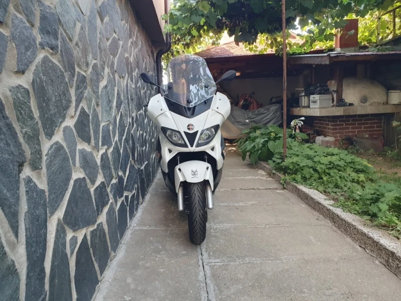 Aprilia Sr 300i MAX 2011г, снимка 8 - Мотоциклети и мототехника - 49704862