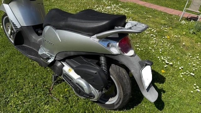 Aprilia Scarabeo  - изображение 4