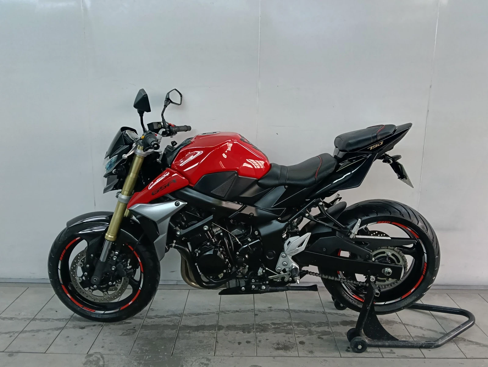 Suzuki Gsr 750 | Mobile.bg � ����������� 15