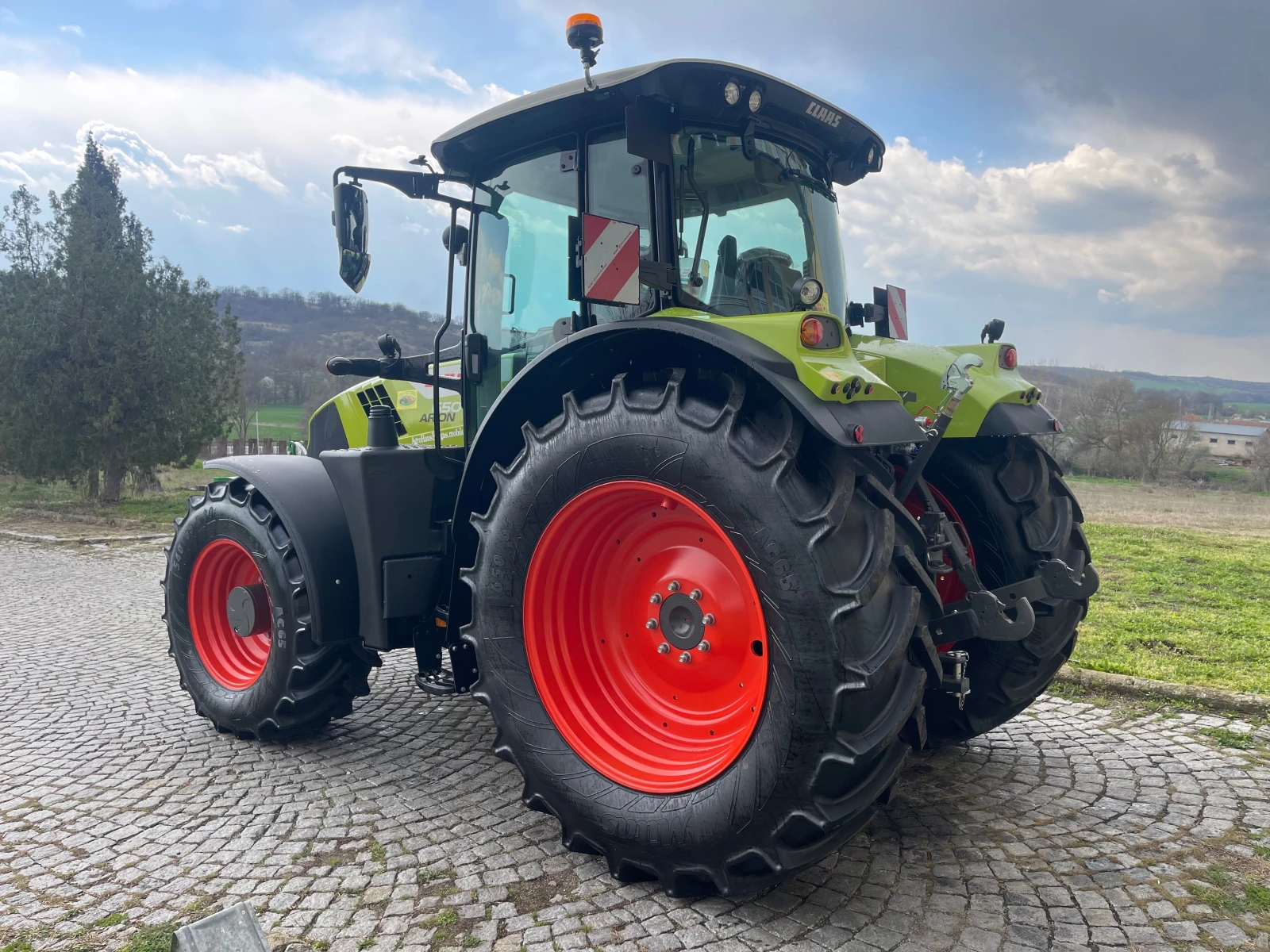 Трактор Claas ARION 650 ЧИСТО НОВ - изображение 5