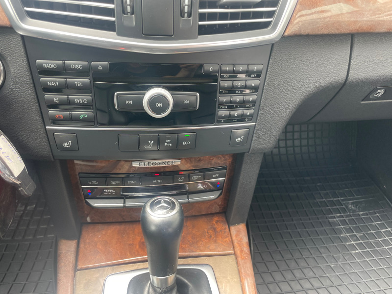 Mercedes-Benz E 200 Euro5+ Automatick+ Xenon+ Кожа+ 136kc, снимка 12 - Автомобили и джипове - 46443080