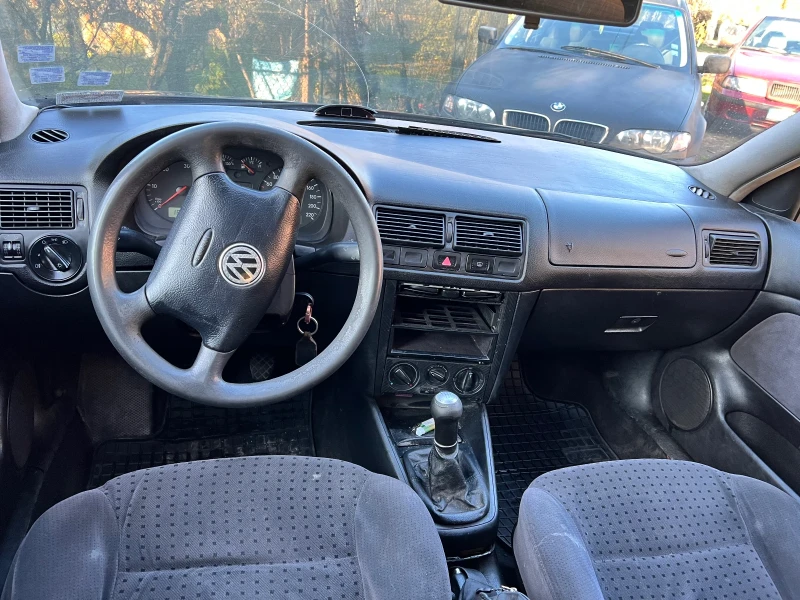 VW Golf TDI, снимка 6 - Автомобили и джипове - 48075669