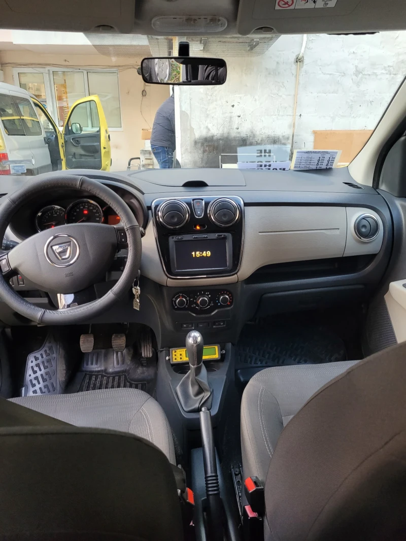 Dacia Lodgy, снимка 10 - Автомобили и джипове - 48561793