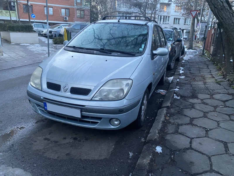 Renault Scenic 1.6 16V, снимка 1 - Автомобили и джипове - 48789122